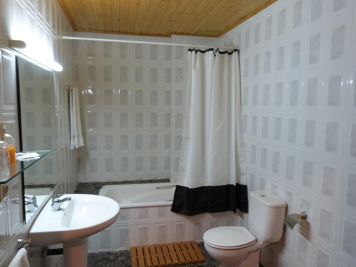 Ca L'Amadeu Hotell Vilanova de Escornalbou Rum bild