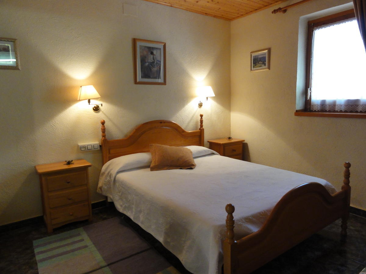 Ca L'Amadeu Hotell Vilanova de Escornalbou Rum bild