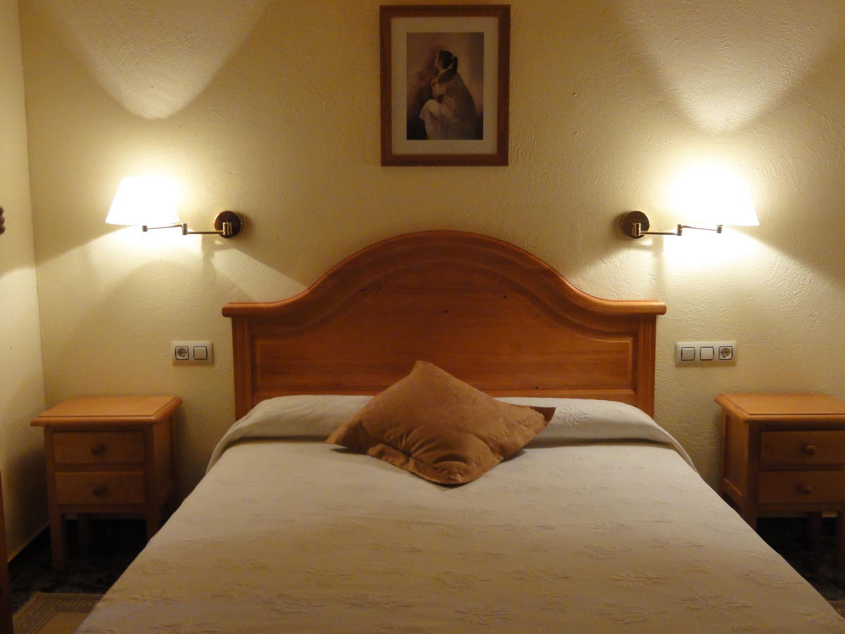 Ca L'Amadeu Hotell Vilanova de Escornalbou Rum bild