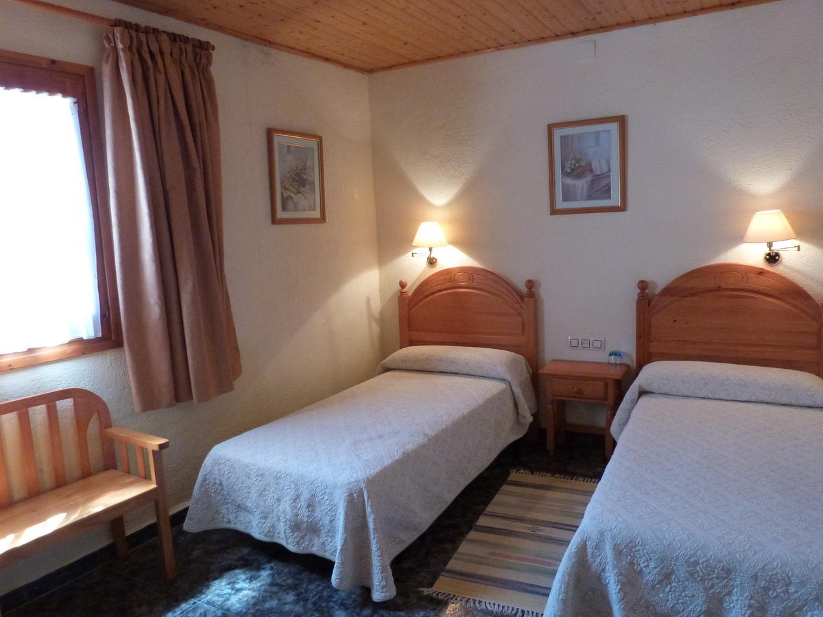 Ca L'Amadeu Hotell Vilanova de Escornalbou Rum bild