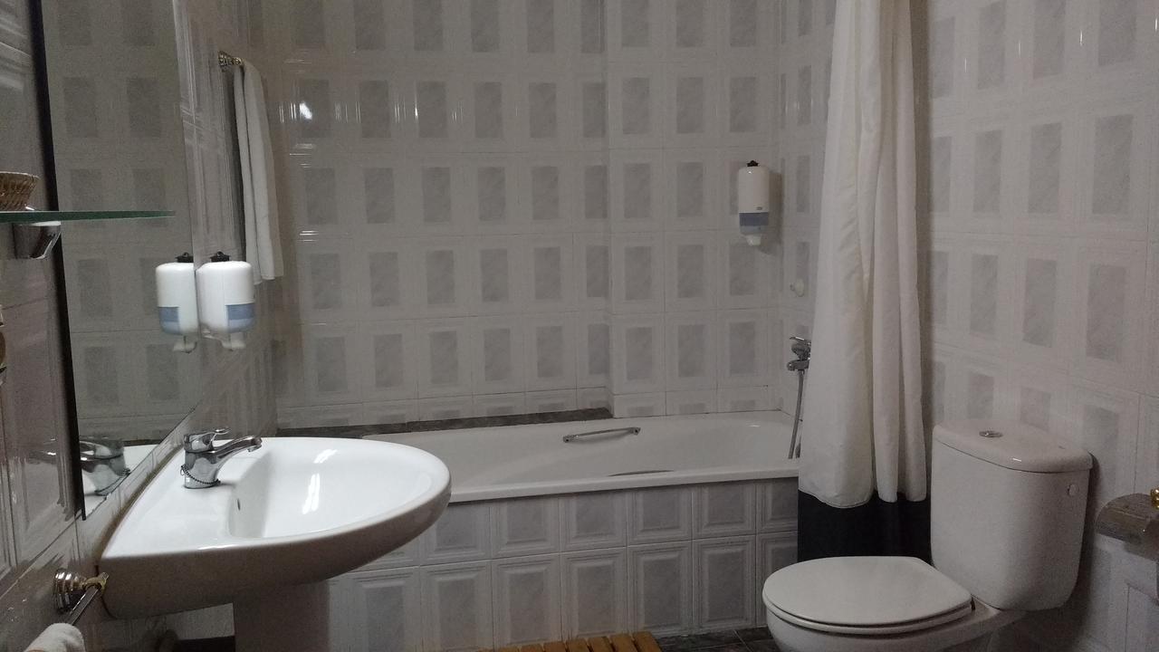 Ca L'Amadeu Hotell Vilanova de Escornalbou Exteriör bild