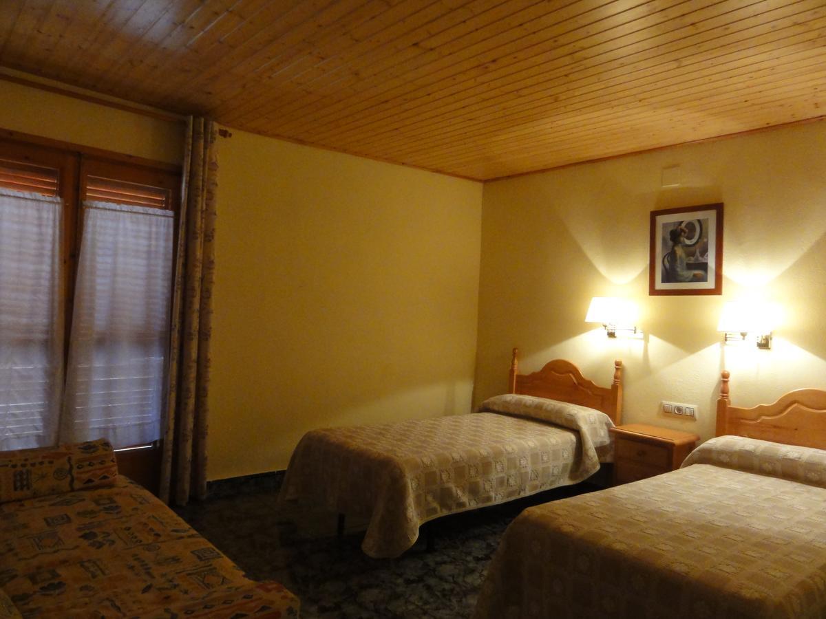 Ca L'Amadeu Hotell Vilanova de Escornalbou Exteriör bild